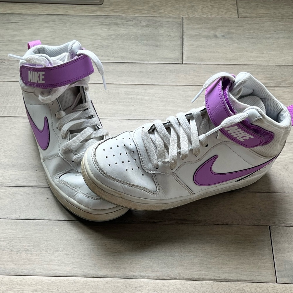 White/Lavender High Top Nike Sneakers-Youth 4